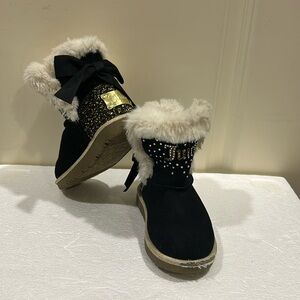 Juicy Couture bling lil Burbank faux suede faux fur lined ankle boots bootie 7